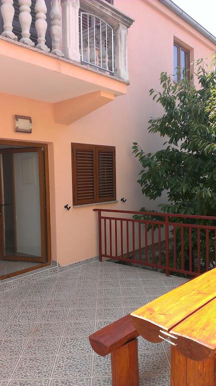 Apartments Hana Стариград-Пакленица Екстериор снимка